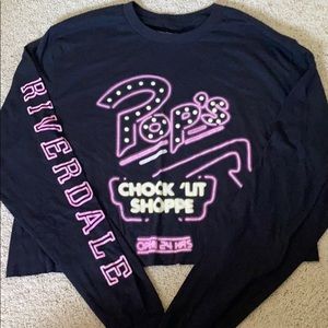 Graphic long sleeve crop